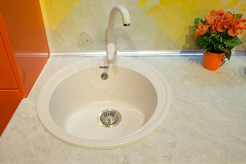 Кухонная мойка GranFest Rondo GF-R520 Песочная искусственный камень (литьевой мрамор) встраиваемый