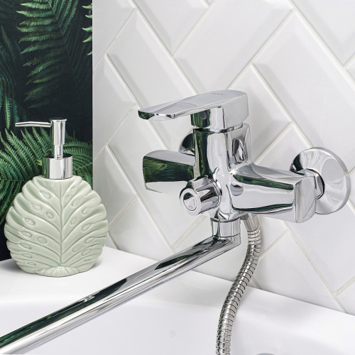 Смеситель для ванны Ростовская Мануфактура Сантехники Boou B8215-18F универсальный Хром латунь на стену