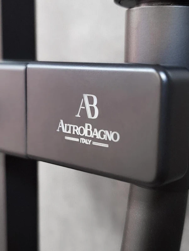 Душевой гарнитур AltroBagno SS 030301 NeOp цвет Черный матовый