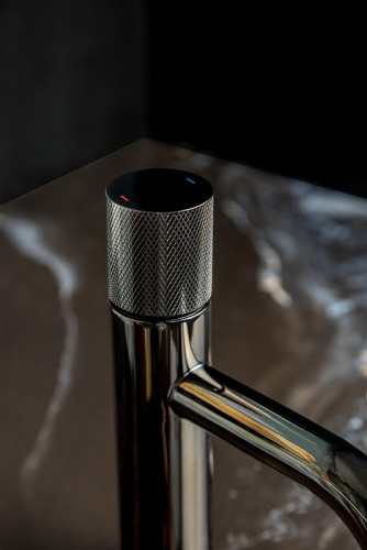 Смеситель для раковины Boheme Stick 121-SGM.2 Оружейная сталь глянцевая латунь