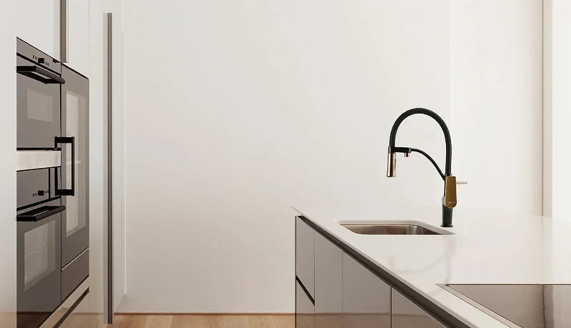 Смеситель для кухни Lemark Bronx LM3761BLR Черный Золото латунь