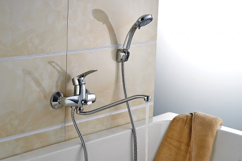 Смеситель для ванны Rossinka T40-34 универсальный