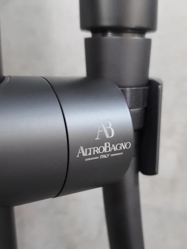 Душевой гарнитур AltroBagno SS 030304 NeOp цвет Черный матовый