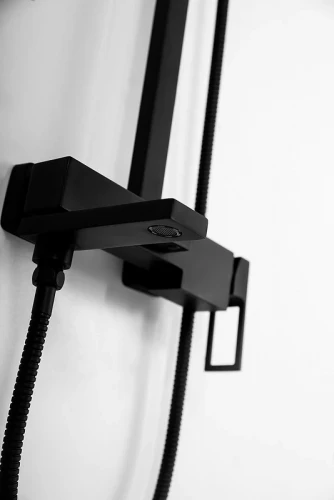 Душевая система BelBagno Luce LUC-VSCM-NERO Черная матовая латунь на стену