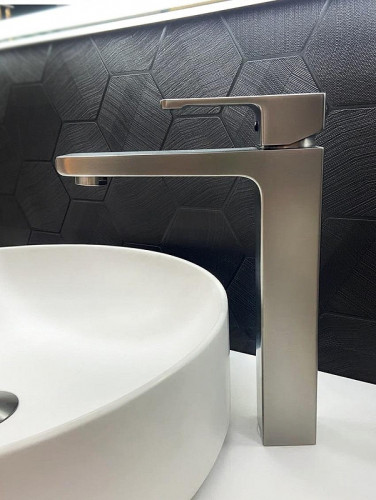 Смеситель для раковины AltroBagno Lamberto 010224 GM цвет Оружейная сталь