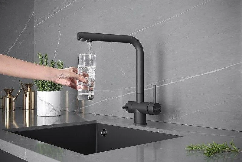 Смеситель для кухни KUCHENSTERN FOKUS-FS 401BL40 цвет Черный матовый