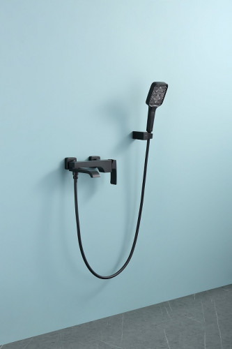 Смеситель для ванны Raglo R02.30.06 Черный матовый латунь на стену