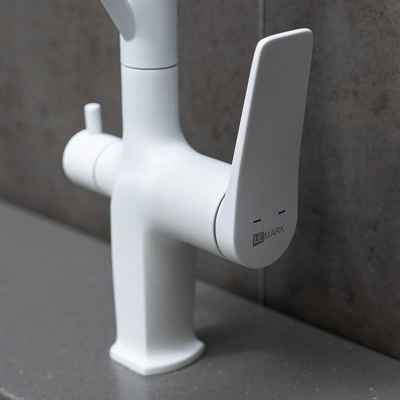 Смеситель для кухни Lemark Bronx LM3761MW цвет Белый матовый