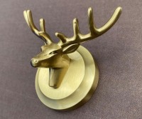 Двойной крючок Bronze de Luxe Royal 81152 Олень Бронза