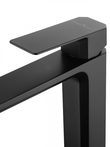 Смеситель для раковины Wonzon &amp; Woghand Diamond WW-88239011-MB цвет Черный матовый