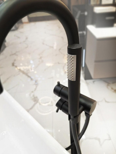 Смеситель для ванны AltroBagno Metropoli 020202 NeOp цвет Черный матовый