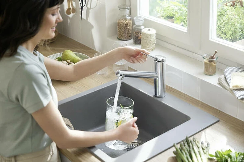 Смеситель для кухни Hansgrohe Zesis M33 74802000 Хром латунь