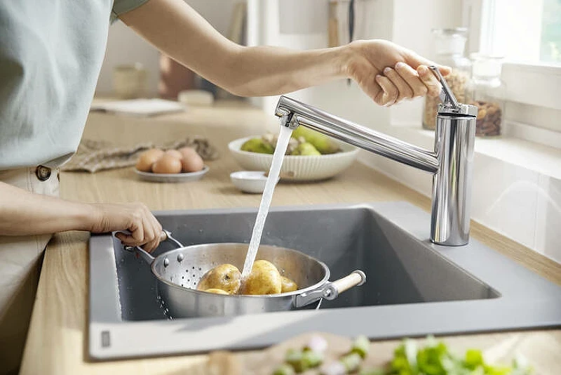 Смеситель для кухни Hansgrohe Zesis M33 74802000 Хром латунь
