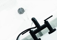 Смеситель для ванны Kludi Nova Fonte Puristic 205403915 Черный матовый латунь на стену
