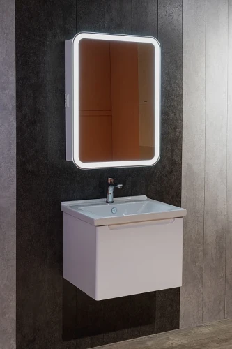 Зеркальный шкаф Silver Mirrors Фиджи Flip 60 LED-00002657 с подсветкой Белый МДФ / ЛДСП, стекло