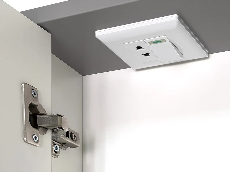 Зеркало со шкафом Brevita Balaton 65 L BAL-04065-01-01Л с подсветкой Белое матовое Серое матовое МДФ / ЛДСП, стекло