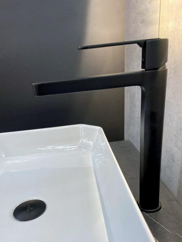 Смеситель для раковины AltroBagno Unione 010221 MB цвет Черный матовый