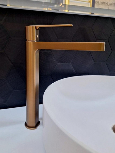 Смеситель для раковины AltroBagno Unione 010223 BC цвет Медь матовая