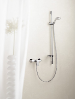 Душевой гарнитур Hansgrohe Croma 27772000 Хром пластик на стену