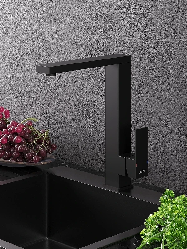 Смеситель для кухни Alfi LF300144 цвет Черный матовый
