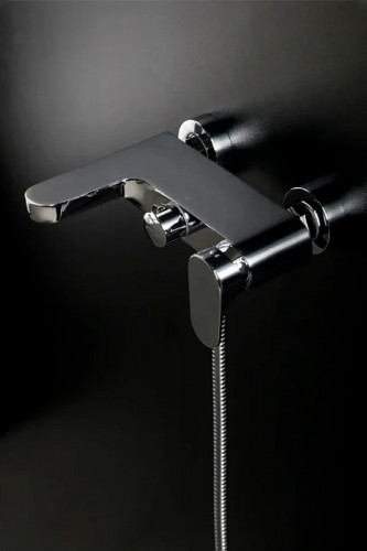 Смеситель для ванны Boheme Spectre 453-CR Хром латунь на стену