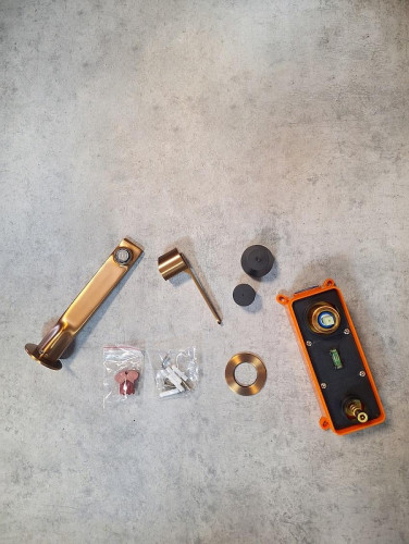 Смеситель для раковины AltroBagno Unione 010506 BC цвет Медь матовая