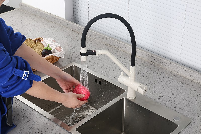Смеситель для кухни Gappo G4398-81 Белый Черный латунь