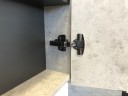 Зеркальный шкаф Comforty Франкфурт 60 00-00004331 Бетон светлый Черное матовое МДФ / ЛДСП, стекло