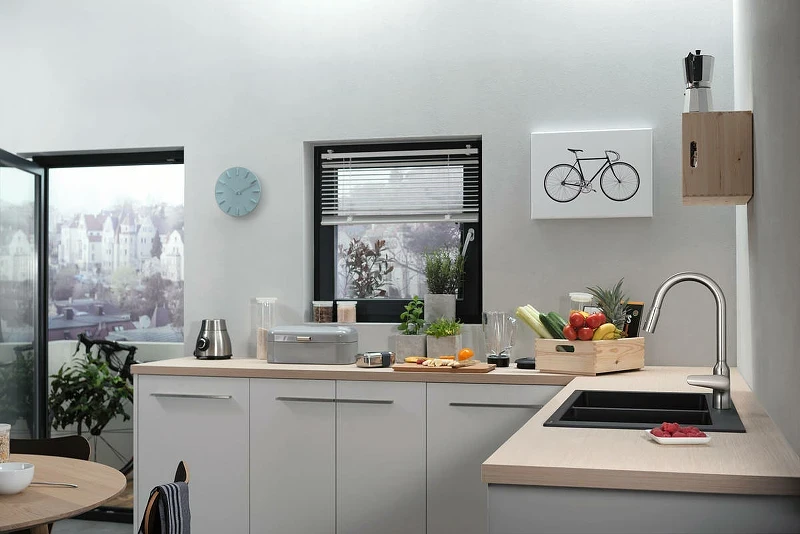 Смеситель для кухни Hansgrohe Focus M42 71800000 Хром латунь