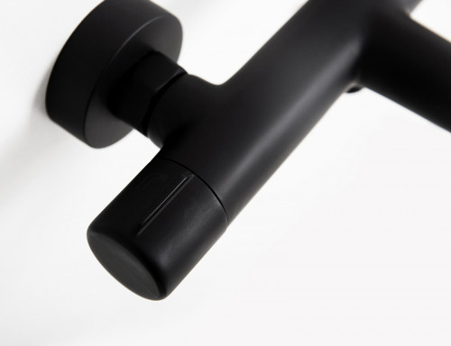 Смеситель для ванны BelBagno Uno UNO-VASM-NERO Черный матовый латунь на стену