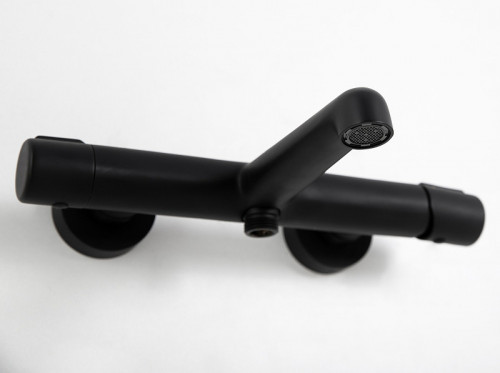 Смеситель для ванны BelBagno Uno UNO-VASM-NERO Черный матовый латунь на стену