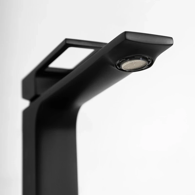 Смеситель для раковины BelBagno Luce LUC-LMC-NERO-W0 Черный матовый латунь