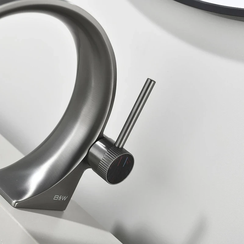 Смеситель для раковины Black&White Gravity GF-7106-GM 7106GM цвет Оружейная сталь