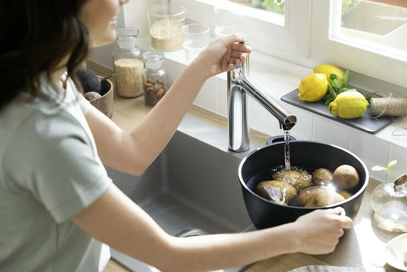 Смеситель для кухни Hansgrohe Zesis M33 74801000