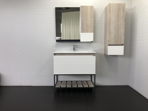 Зеркальный шкаф Comforty Страсбург 90 00-00006573 Дуб дымчатый МДФ / ЛДСП, стекло