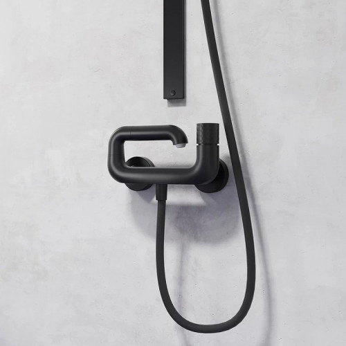 Смеситель для ванны Iddis Twist TWIBLBTi02WA Черный матовый