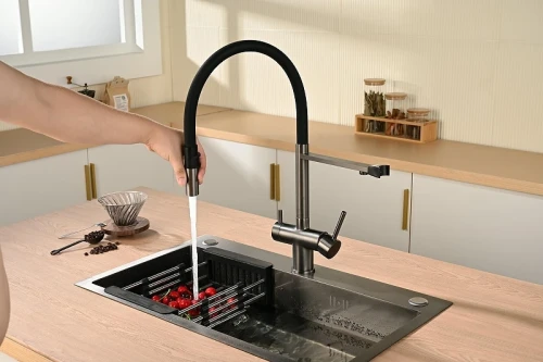 Смеситель для кухни Vincea VKF-120GM цвет Вороненая сталь