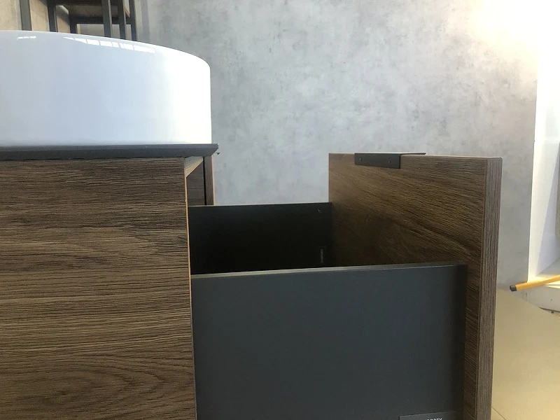 Тумба с раковиной Comforty Порто 120-1 00-00000828 подвесная Дуб темно-коричневый МДФ / ЛДСП