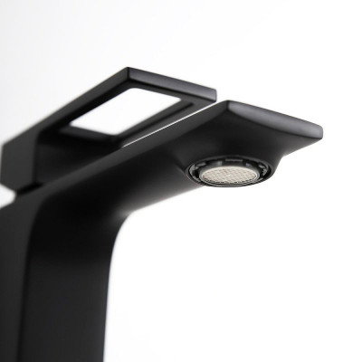 Смеситель для раковины BelBagno Luce LUC-LVM-NERO Черный матовый латунь