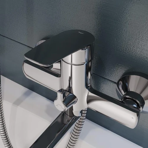 Смеситель для ванны Iddis Plain PLNSB02i10WA универсальный цвет Хром