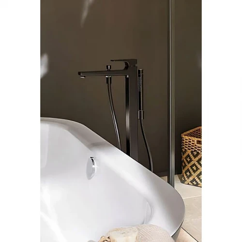 Смеситель для ванны Hansgrohe Metropol 32532670 Черный матовый латунь однорычажный на пол с аэратором, с держателем для душа, с душевым гарнитуром