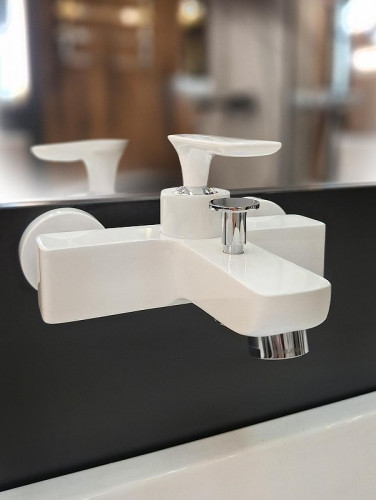 Смеситель для ванны AltroBagno Aperto 0208 Bi цвет Белый