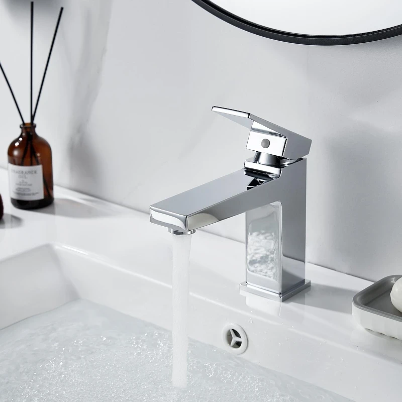 Смеситель для раковины Rose R2801 цвет Хром