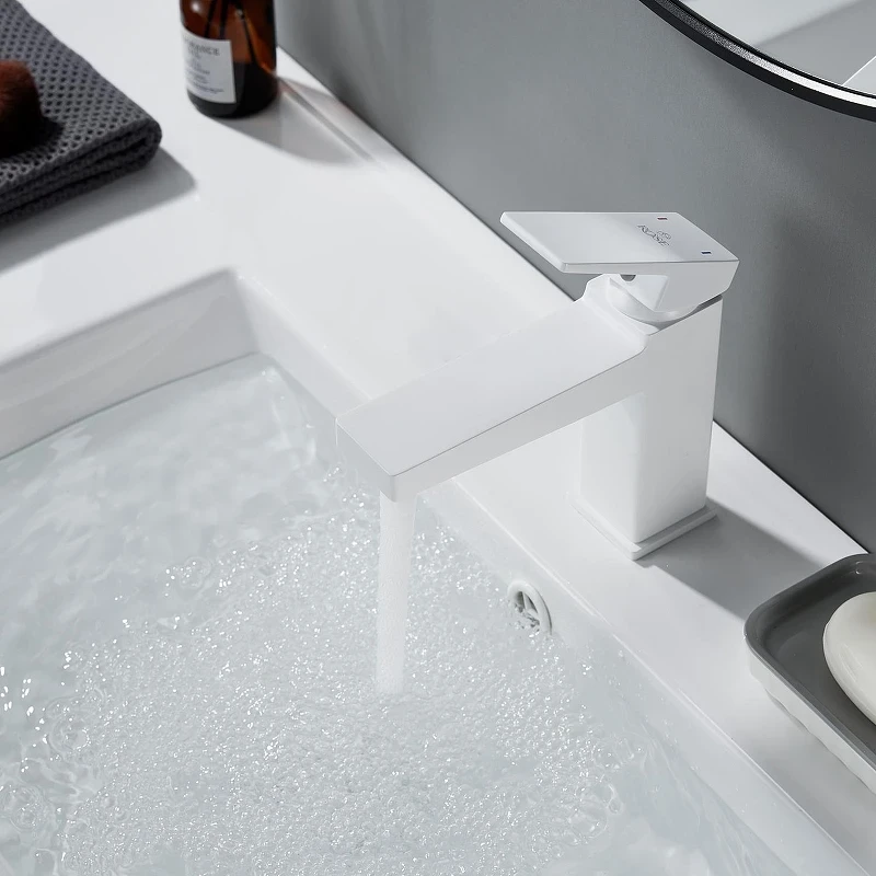 Смеситель для раковины Rose R2801C цвет Белый