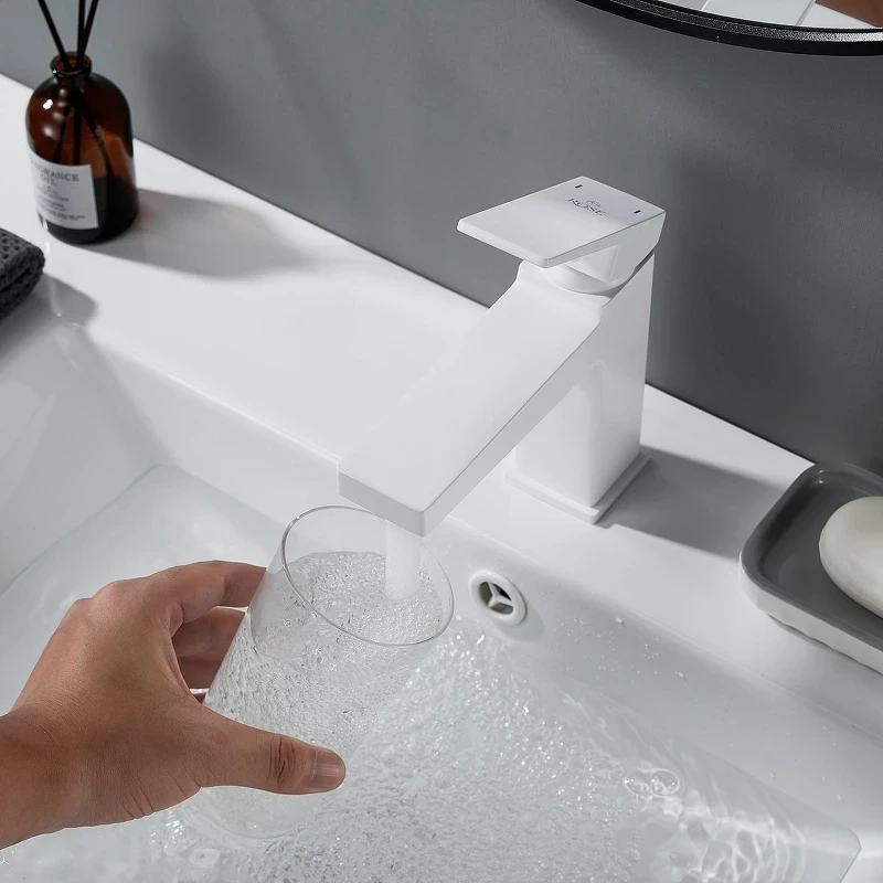Смеситель для раковины Rose R2801C цвет Белый