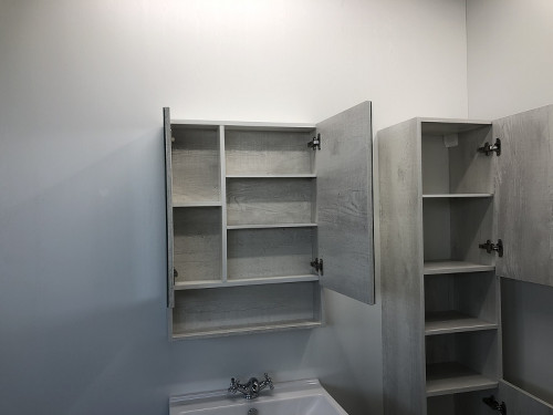 Зеркальный шкаф Comforty Никосия 60 00004138878 Дуб белый МДФ / ЛДСП, стекло