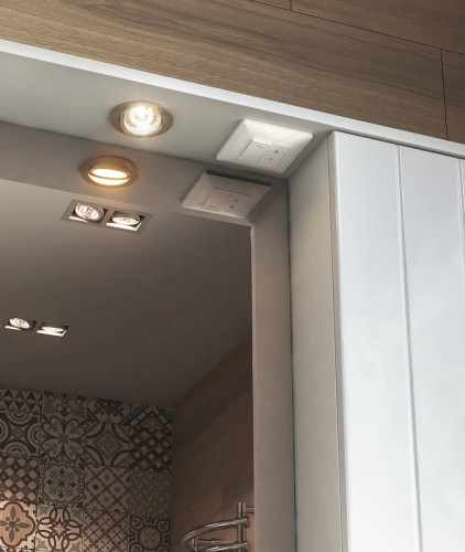 Зеркало со шкафом Vigo Diana 70 R z.DIA.70.R.El с подсветкой Белое МДФ / ЛДСП, стекло