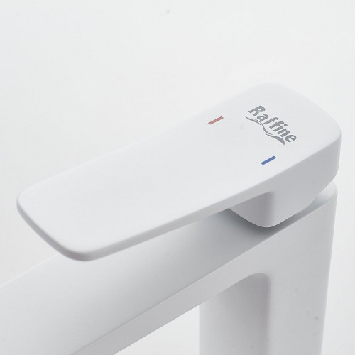 Смеситель для раковины Raffine F0199C цвет Белый