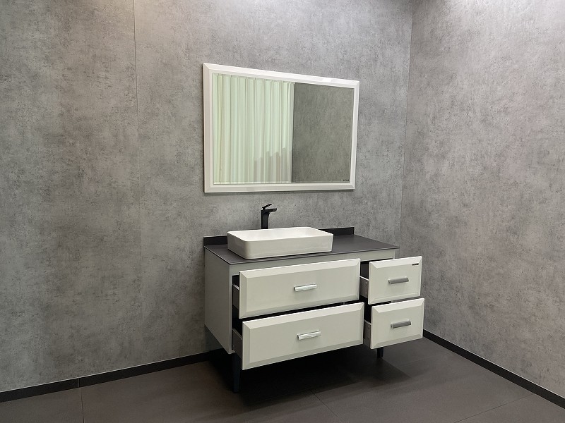 Зеркало Comforty Империя 120 00004143506 Белое МДФ / ЛДСП, стекло