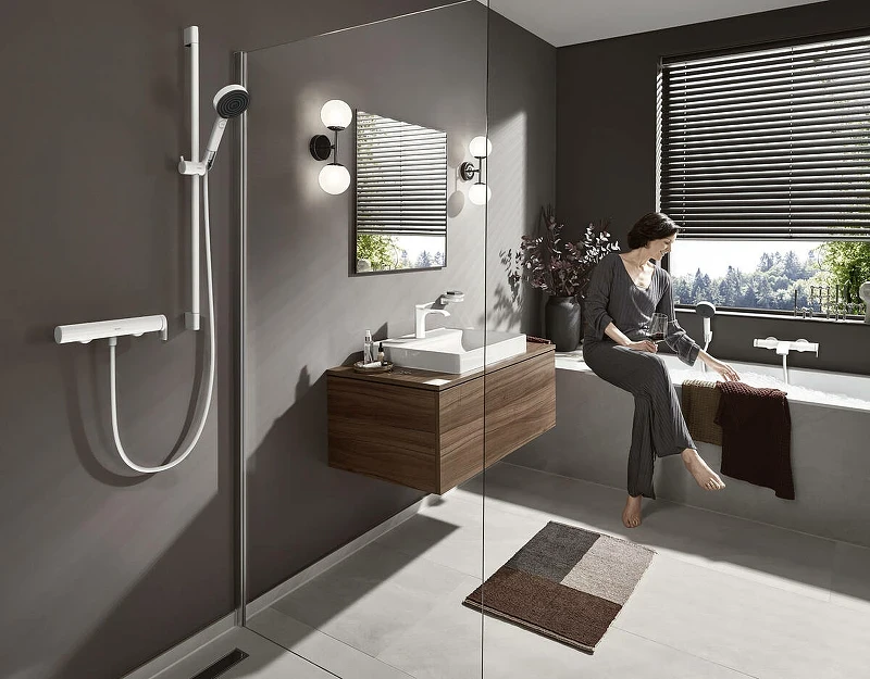Смеситель для ванны Hansgrohe Vivenis 75420700 Белый матовый латунь на стену